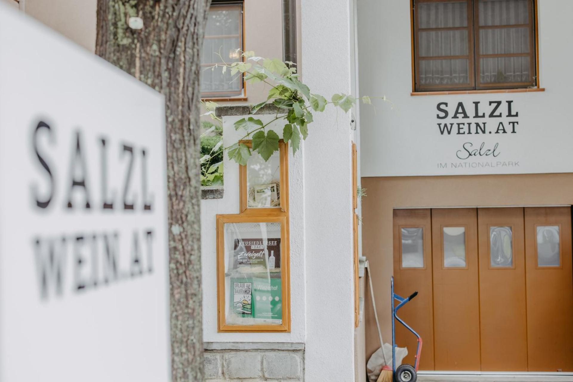 Weingut Und Gaestehaus Salzl Illmitz Luaran gambar